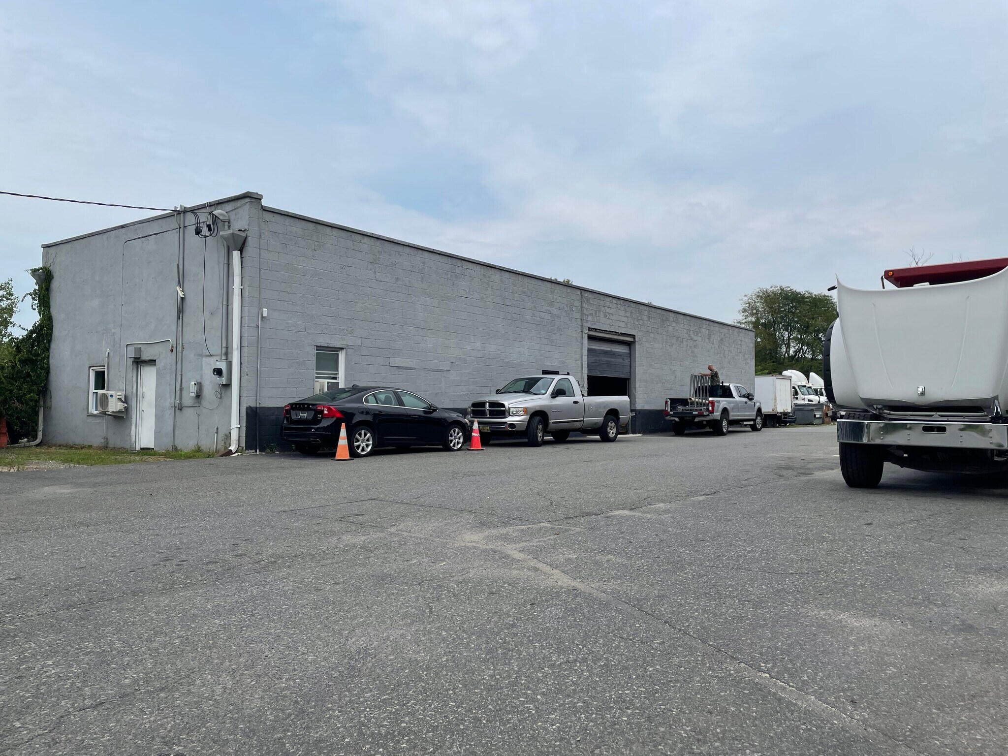 425 Bergen Ave, Kearny, NJ for lease Building Photo- Image 1 of 6