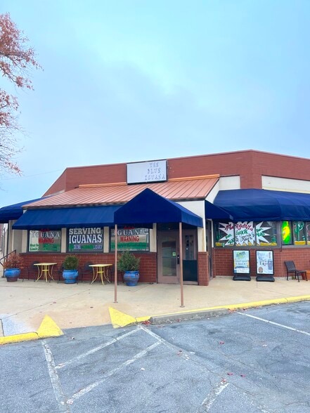 2301 Airport Trwy, Columbus, GA for lease - Building Photo - Image 2 of 5