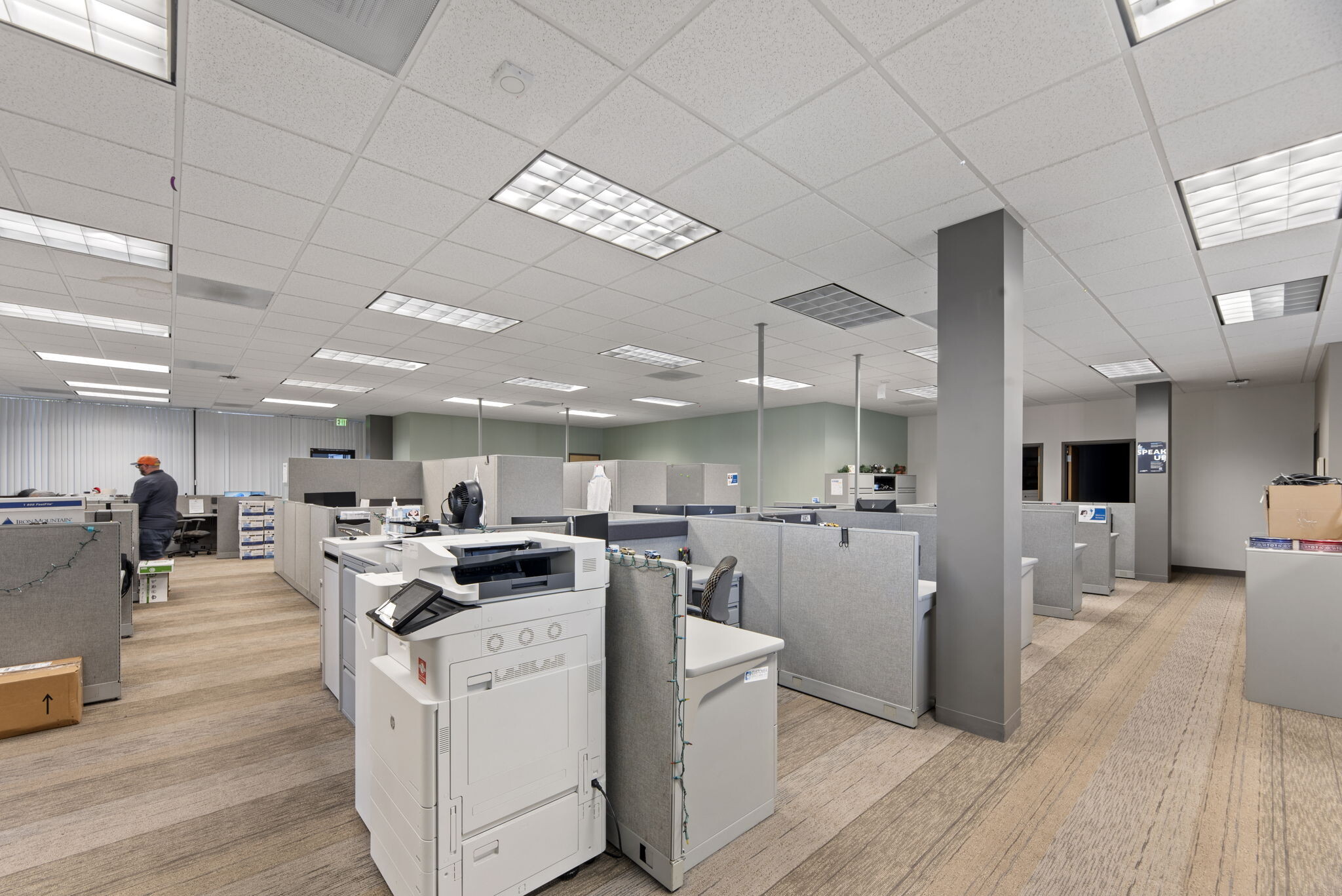 223 E Thousand Oaks Blvd, Thousand Oaks, CA for lease Interior Photo- Image 1 of 2