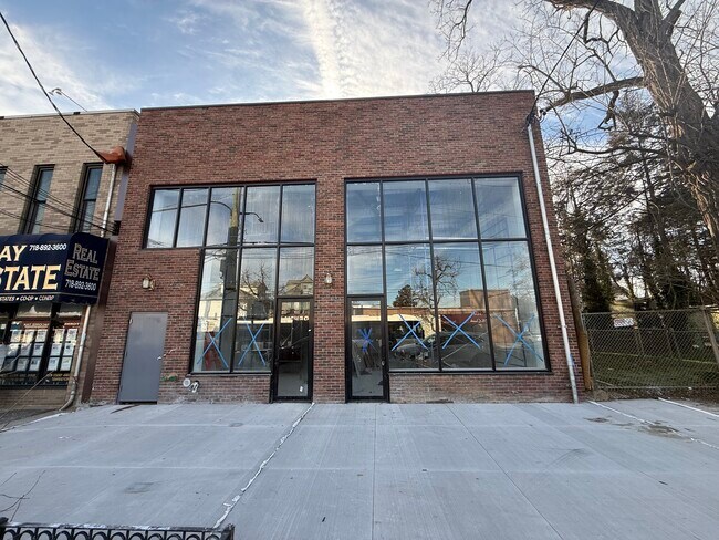 Plus de détails pour 3546 E Tremont Ave, Bronx, NY - Commerce de détail à louer