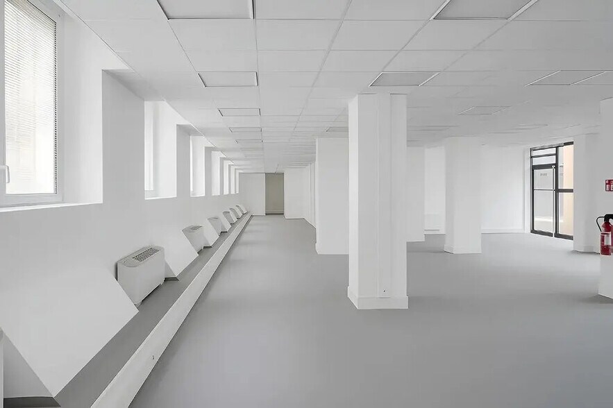 45-47 Rue Des Vinaigriers, Paris à louer - Photo intérieure - Image 1 de 8