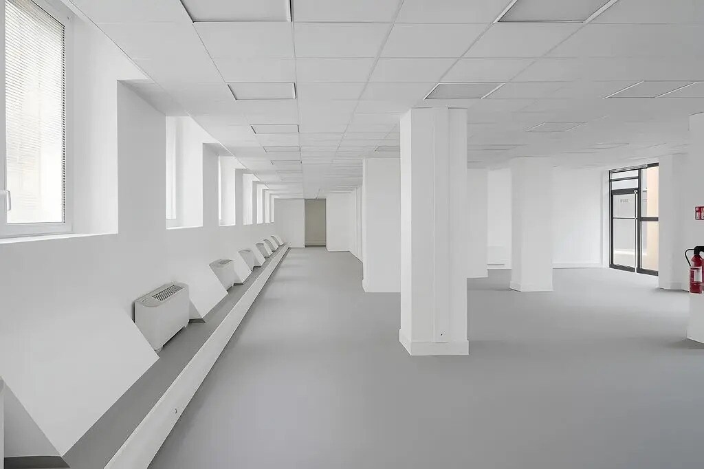 45-47 Rue Des Vinaigriers, Paris for lease Interior Photo- Image 1 of 9