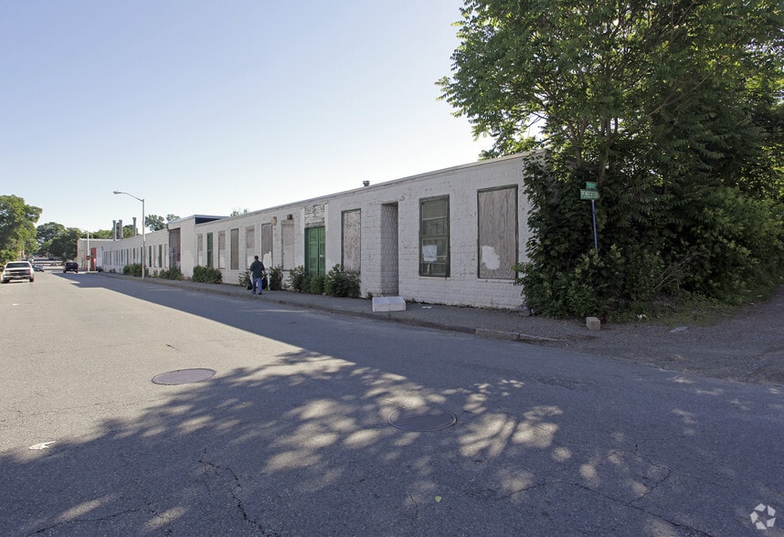 129 Dewey St, Worcester, MA for lease - Building Photo - Image 2 of 9