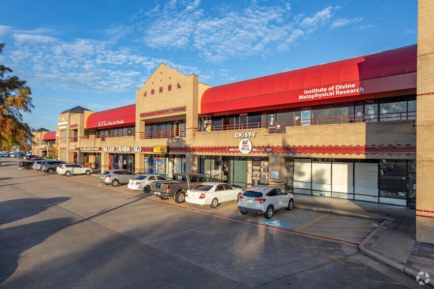 6911-7055 Highway 6 S, Houston, TX à louer - Photo du bâtiment - Image 3 de 7