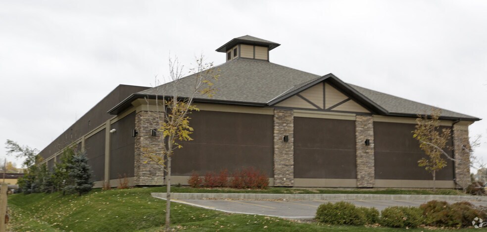 40 Riverside Way, Okotoks, AB à vendre - Photo du bâtiment - Image 3 de 8