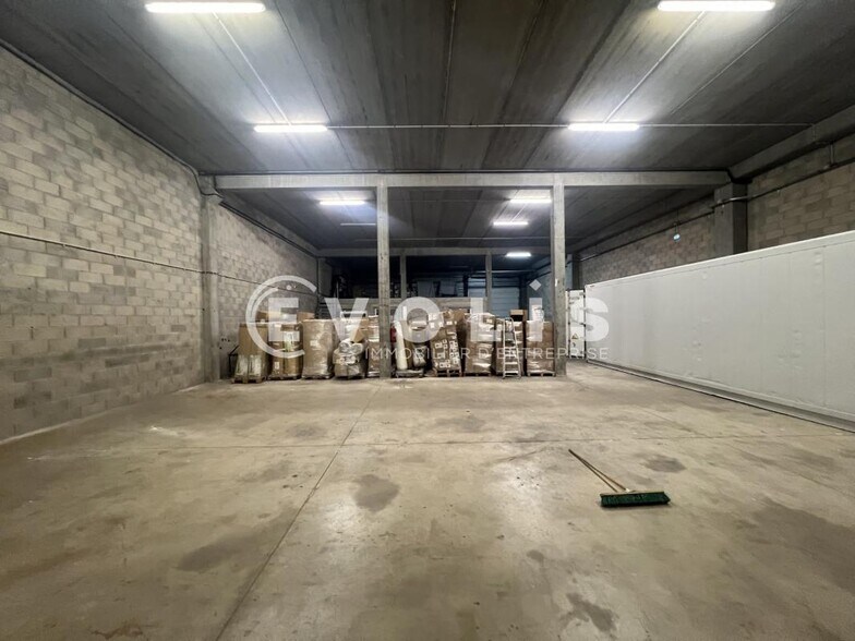 Flex in Boissy-Saint-Léger for lease - Interior Photo - Image 3 of 9