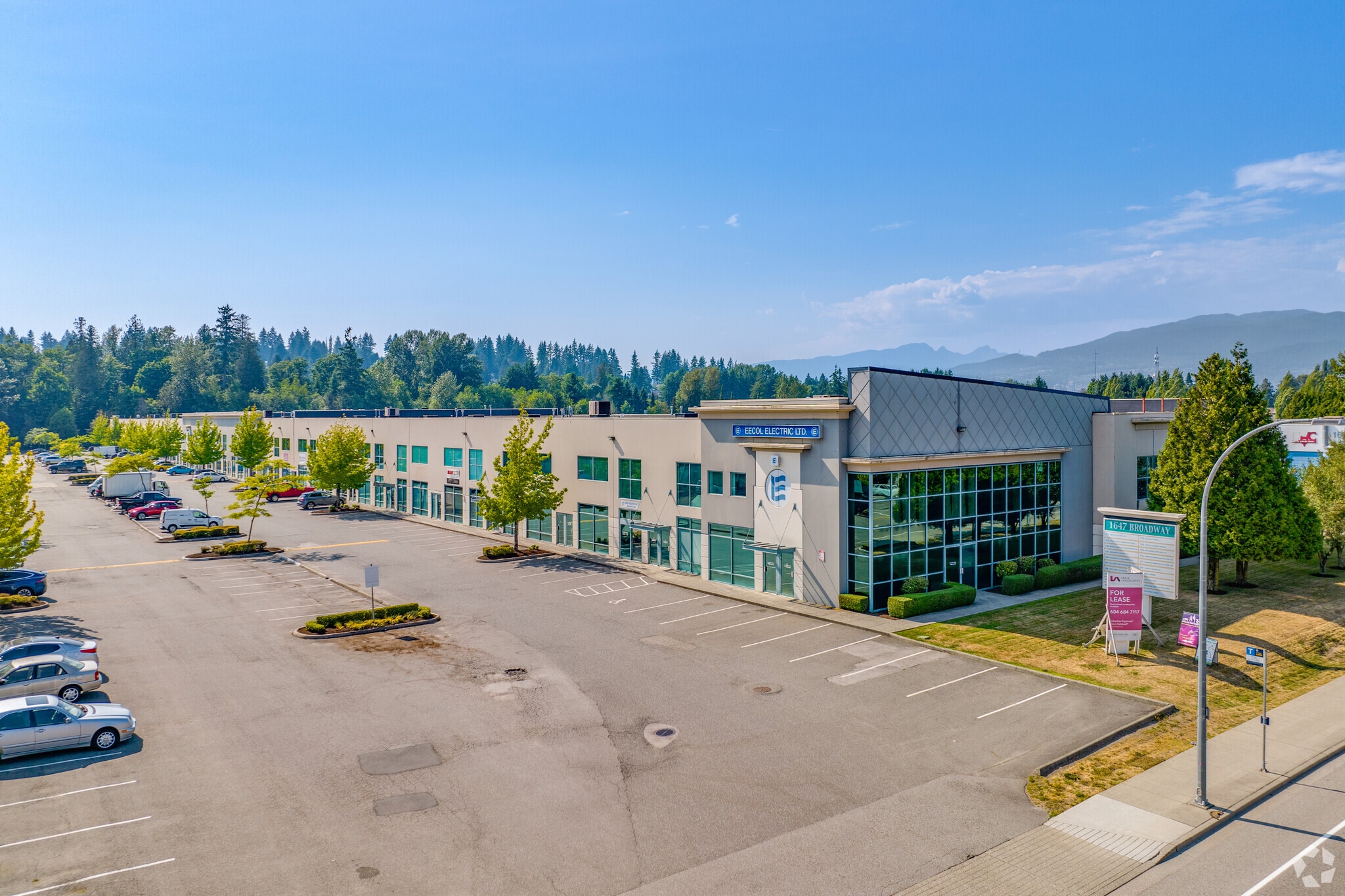 1647 Broadway St, Port Coquitlam, BC for lease Primary Photo- Image 1 of 7