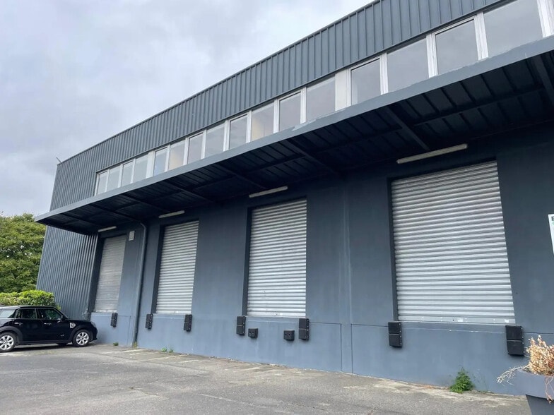 Industrial in Palaiseau for lease - Building Photo - Image 2 of 13