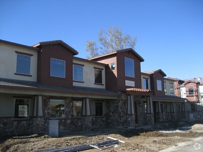 41690 Ivy St, Murrieta, CA à louer - Photo du bâtiment - Image 2 de 8