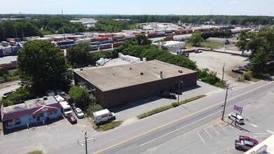 4827 Rozzelles Ferry Rd, Charlotte, NC for lease Interior Photo- Image 1 of 7
