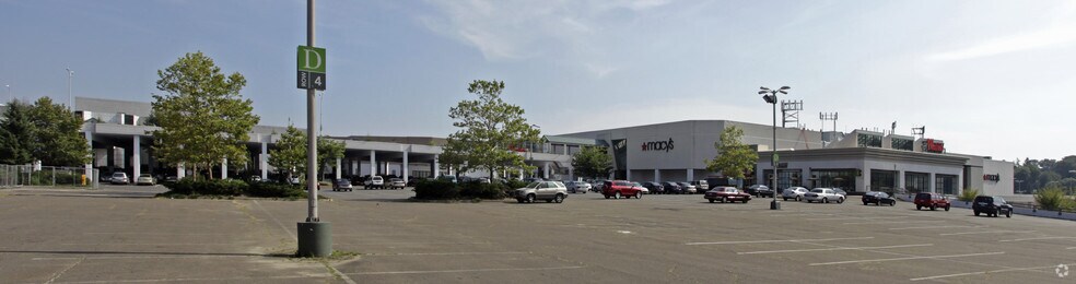 5065 Main St, Trumbull, CT à louer - Photo du bâtiment - Image 2 de 9