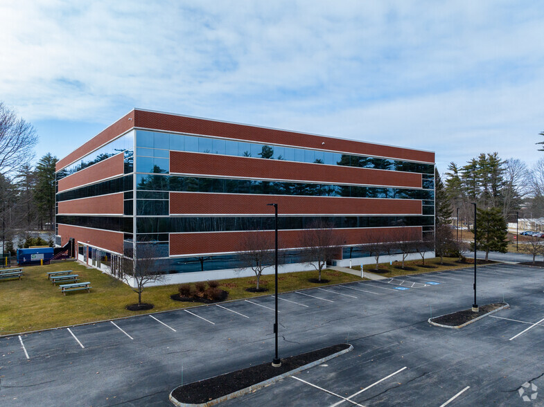 325 Corporate Dr, Portsmouth, NH for lease - Building Photo - Image 3 of 5