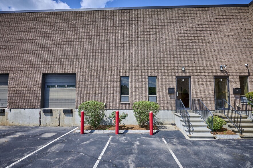 1 Melvin St, Wakefield, MA à louer - Photo du bâtiment - Image 1 de 27