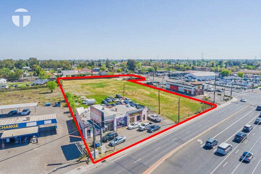 6341 Stockton Blvd, Sacramento, CA à vendre - Photo du bâtiment - Image 2 de 15