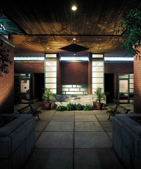 4700 S McClintock Dr, Tempe, AZ à louer - Autre - Image 2 de 31