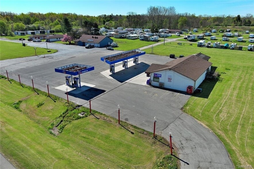 5764 Lake Rd, Burt, NY for sale - Building Photo - Image 3 of 30
