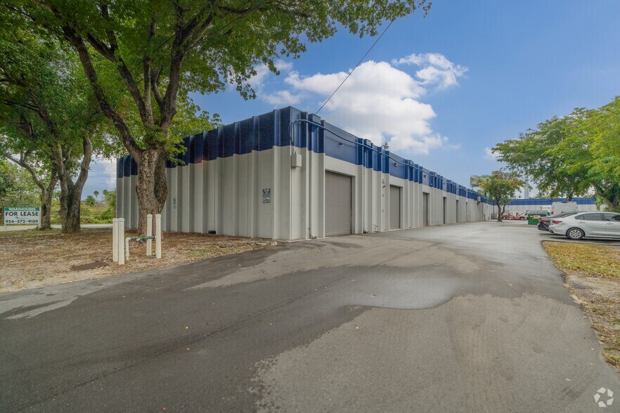 1111 SW 21st Ave, Fort Lauderdale, FL à louer - Photo du bâtiment - Image 2 de 14