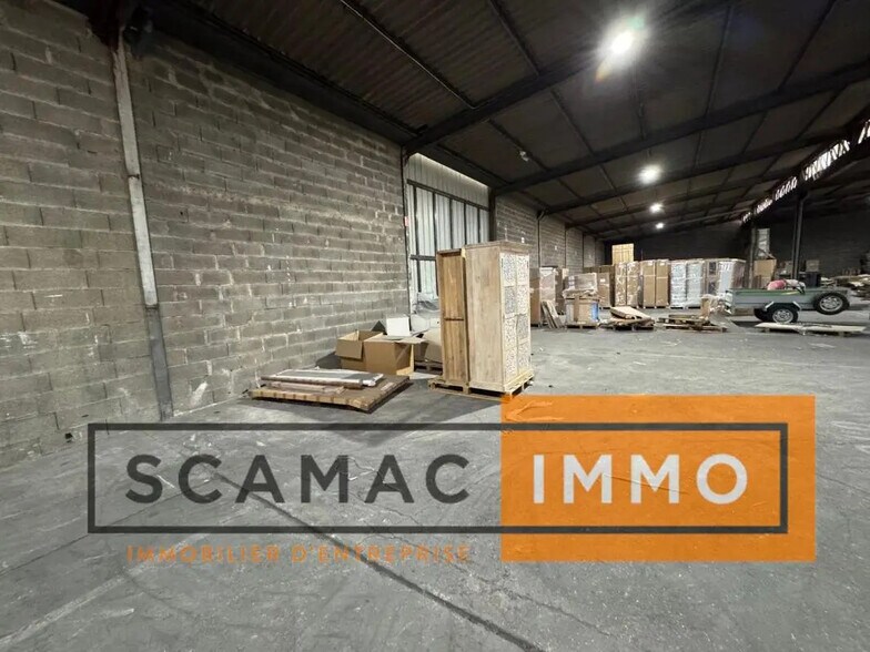 Industrial in Vitrolles for lease - Building Photo - Image 2 of 4