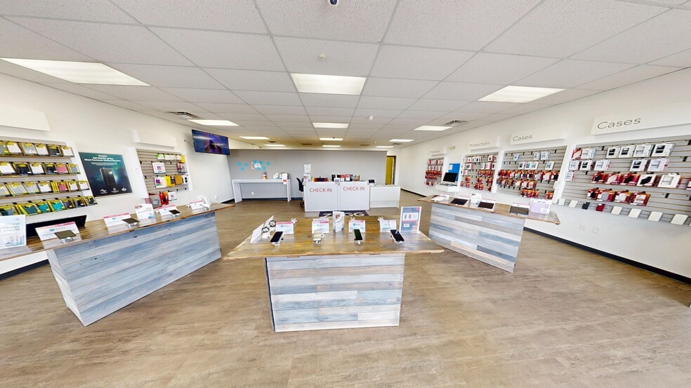 427 W Coliseum Blvd, Fort Wayne, IN for lease - Building Photo - Image 3 of 7