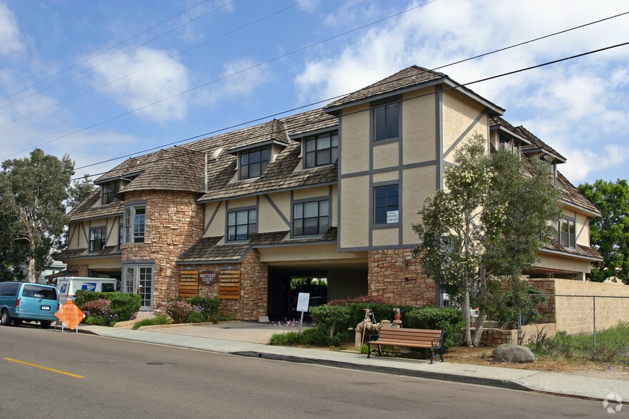2558 Roosevelt St, Carlsbad, CA for lease - Building Photo - Image 2 of 20