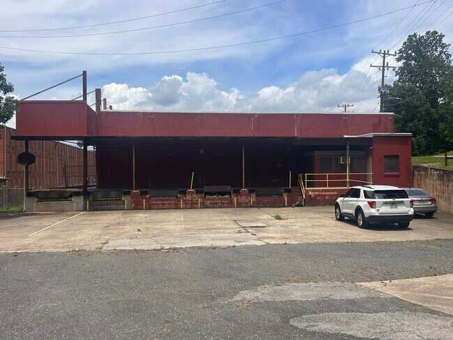 Plus de détails pour 55 Church st, Marion, NC - Local d'activités à louer