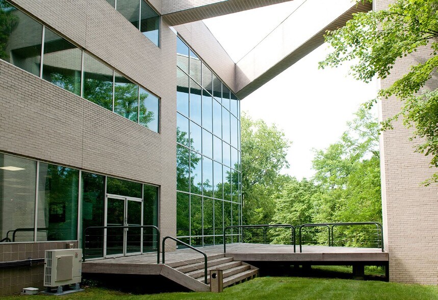 9175 Guilford Rd, Columbia, MD à louer - Photo du bâtiment - Image 2 de 14