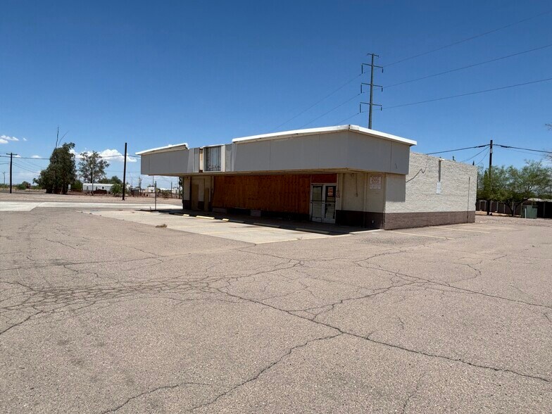 612 W Frontier St, Eloy, AZ à vendre - Photo du bâtiment - Image 2 de 11