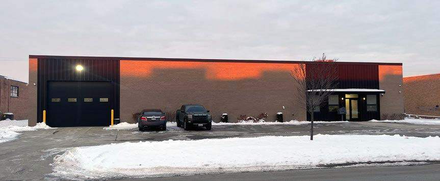 800 Nicholas Blvd, Elk Grove Village, IL for sale - Building Photo - Image 2 of 2