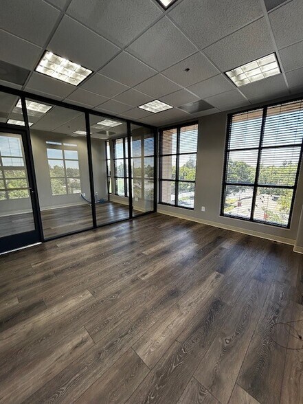 2001 Howard Rd, Madera, CA à louer - Photo du bâtiment - Image 2 de 6