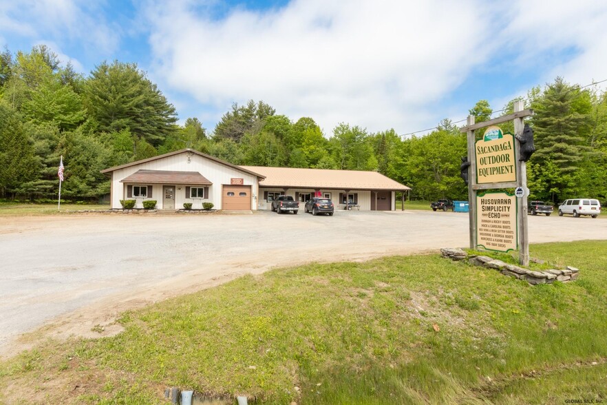 862 State Highway 30, Northville, NY à vendre - Photo du bâtiment - Image 1 de 18