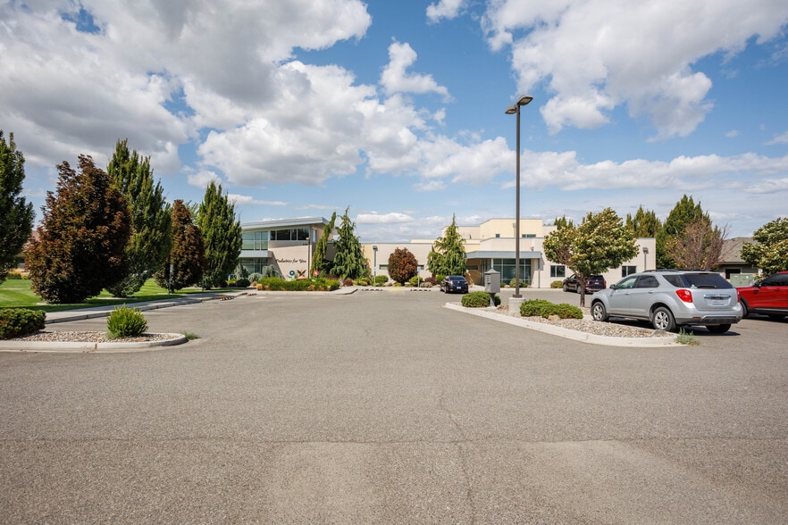 6802 W Rio Grande Ave, Kennewick, WA for lease - Building Photo - Image 3 of 8