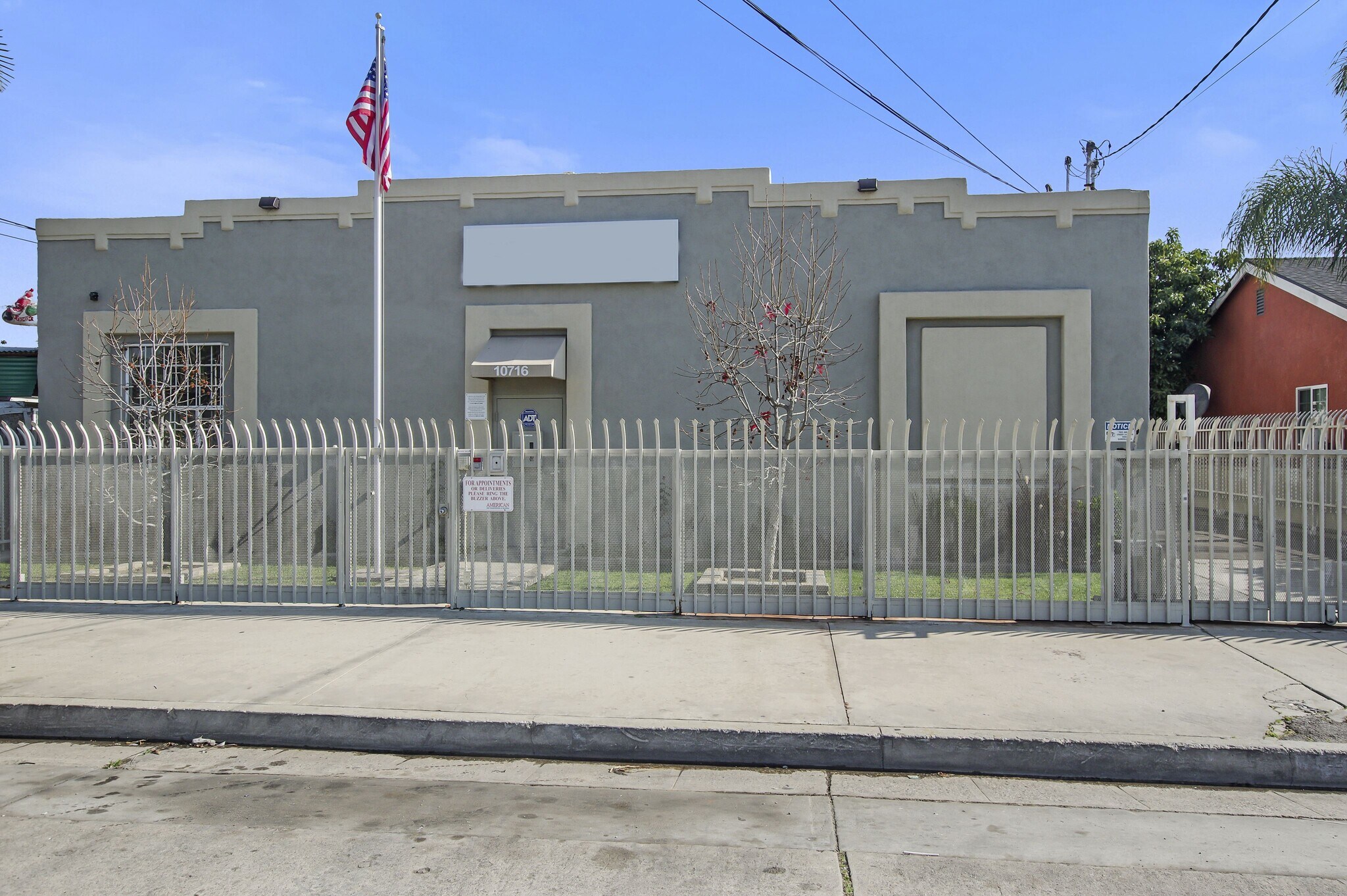 10716 Grevillea Ave, Inglewood, CA for sale Primary Photo- Image 1 of 1