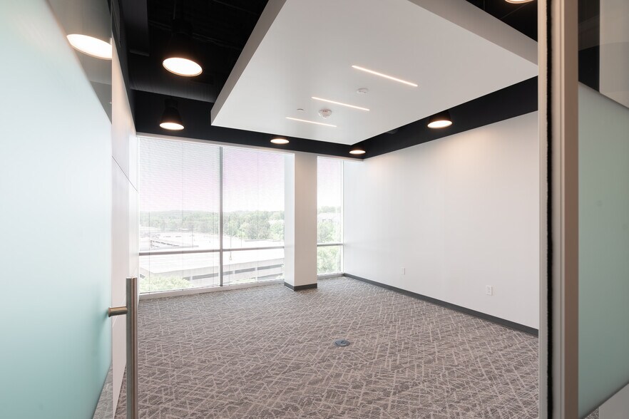 4509 Creedmoor Rd, Raleigh, NC à louer - Photo intérieure - Image 3 de 24