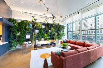 325 N Wells St, Chicago, IL for lease Interior Photo- Image 2 of 2