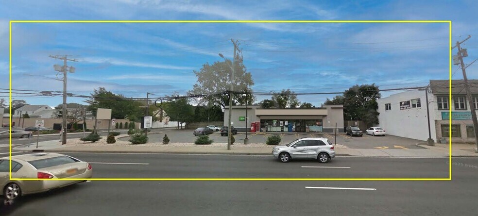 2138 Hempstead Tpke, East Meadow, NY à louer - Photo du bâtiment - Image 2 de 7