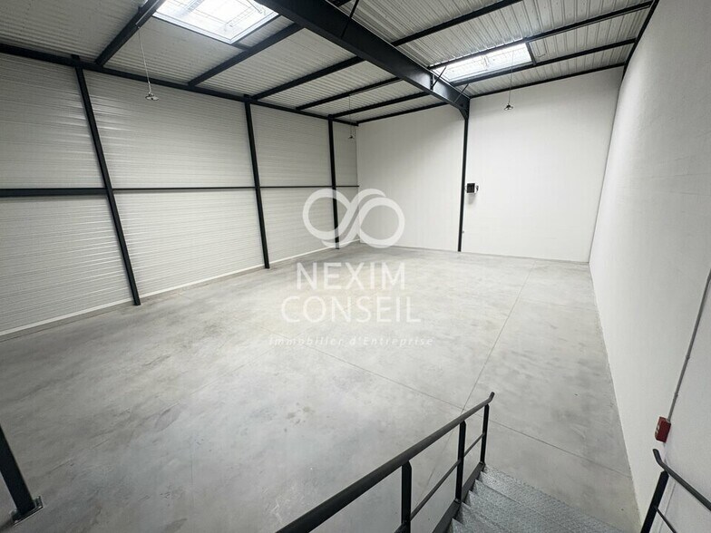Industrial in Le Thillay for lease - Interior Photo - Image 3 of 7