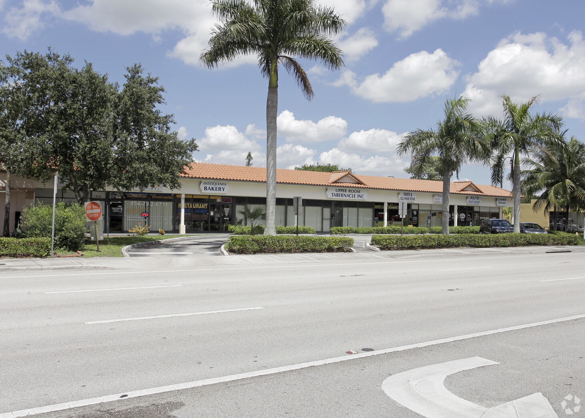 301-319 S State Road 7, Plantation, FL for lease Primary Photo- Image 1 of 13