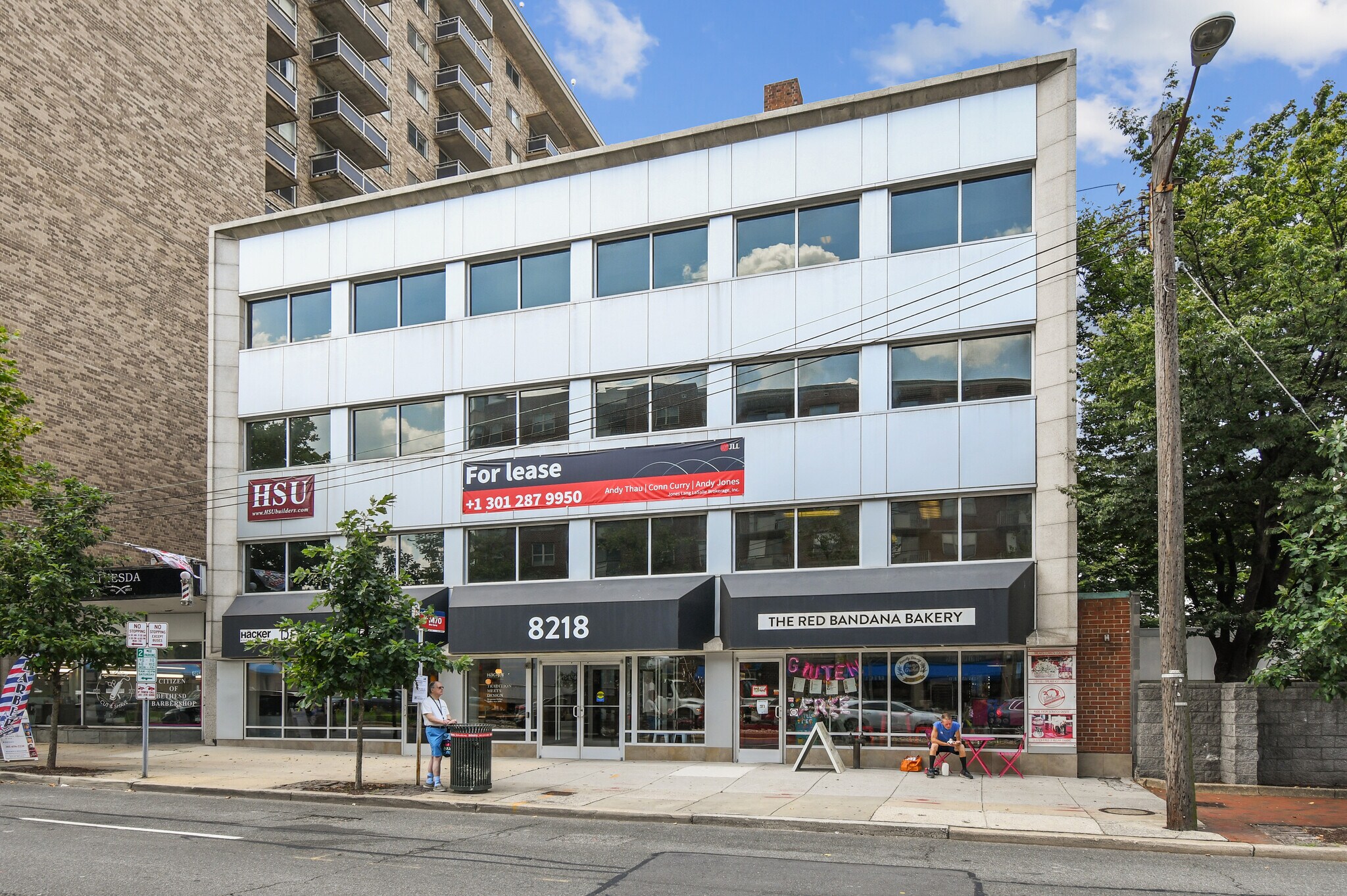 8216-8218 Wisconsin Ave, Bethesda, MD à louer Photo du bâtiment- Image 1 de 5