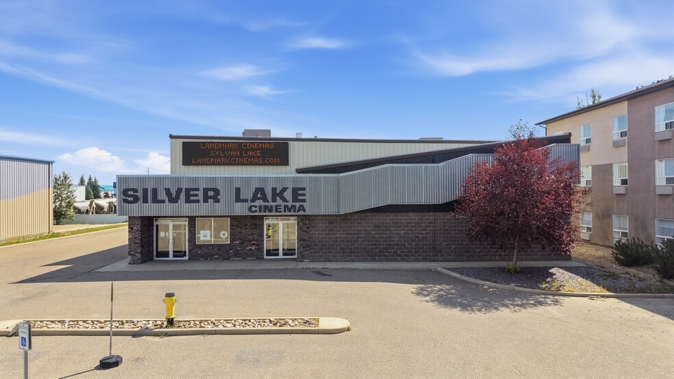 9 Beju Industrial Dr, Sylvan Lake, AB à vendre - Photo du bâtiment - Image 2 de 11