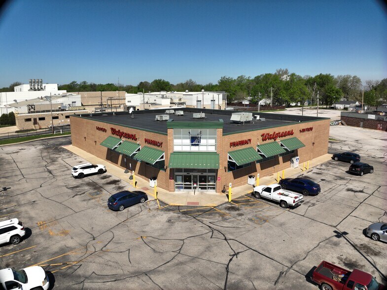 1311 IL-48, Decatur, IL à vendre - Communauté Matterport - Image 2 de 30