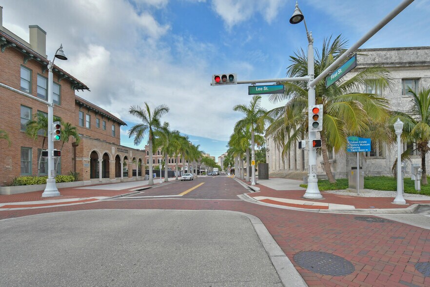 2401 1st St, Fort Myers, FL à louer - Photo du bâtiment - Image 2 de 62