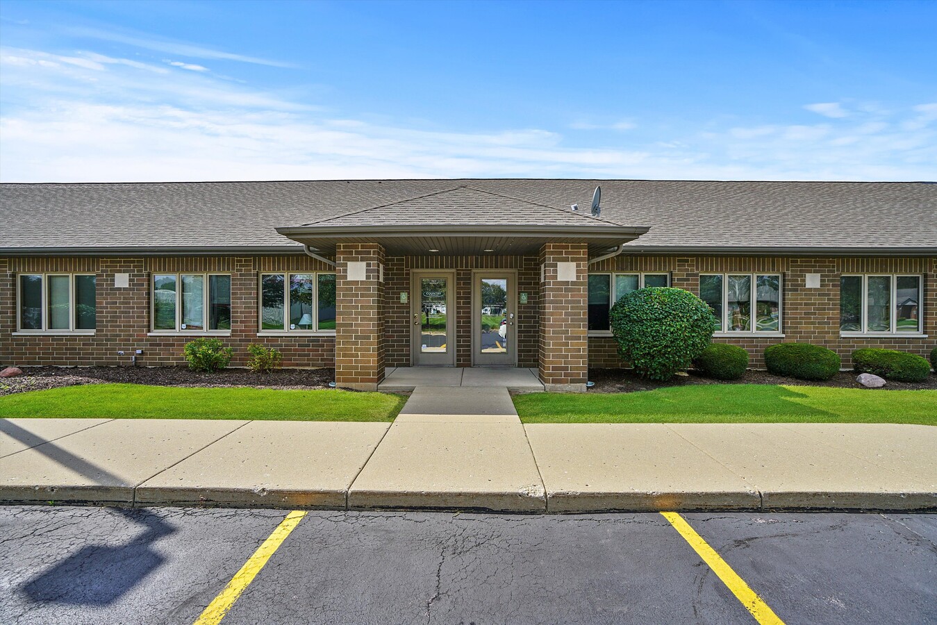 755 McArdle Dr, Crystal Lake, IL 60014 - Unit C - - Interior Photo - Image 1 of 11
