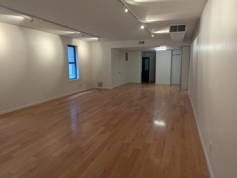 289 Seventh Ave, New York, NY à louer - Photo du bâtiment - Image 3 de 7