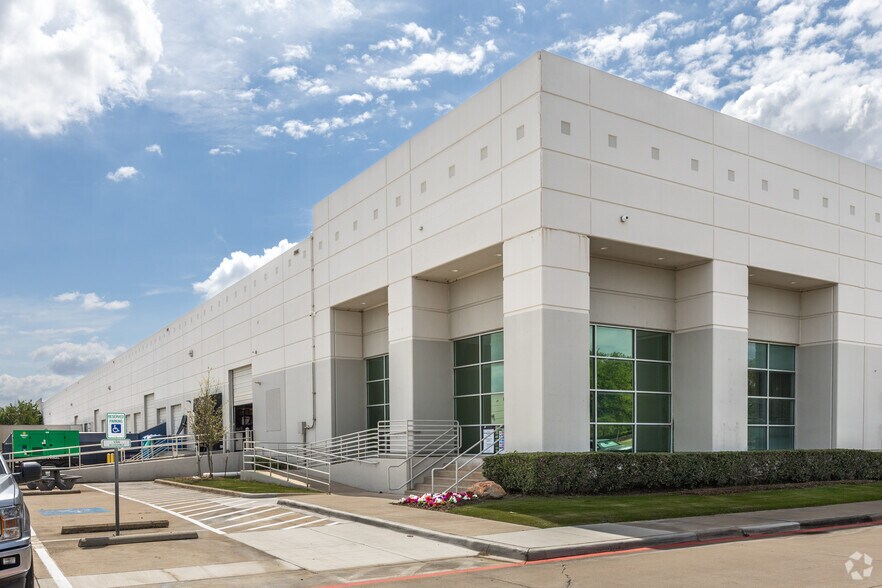 1461 S Belt Line Rd, Coppell, TX à louer - Photo du bâtiment - Image 3 de 13