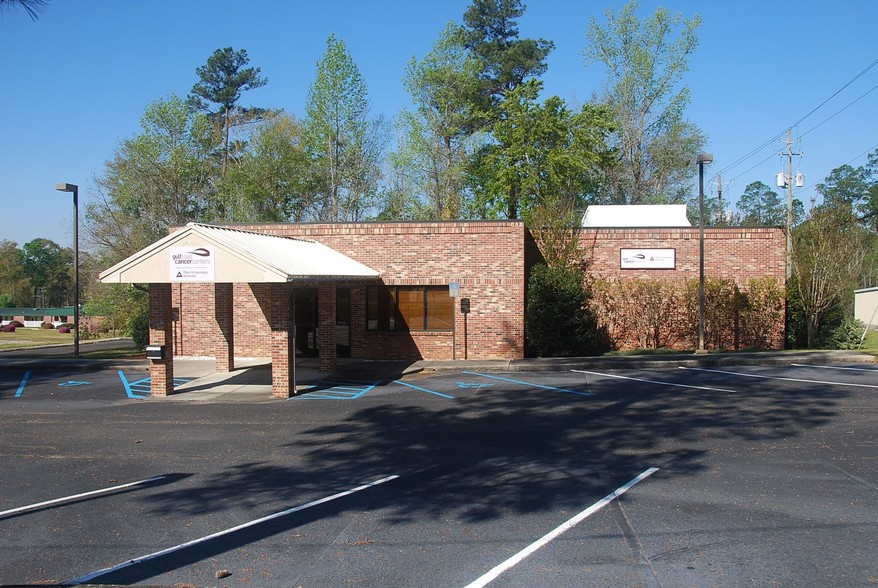 1207 Azalea Pl, Brewton, AL for lease - Primary Photo - Image 1 of 2