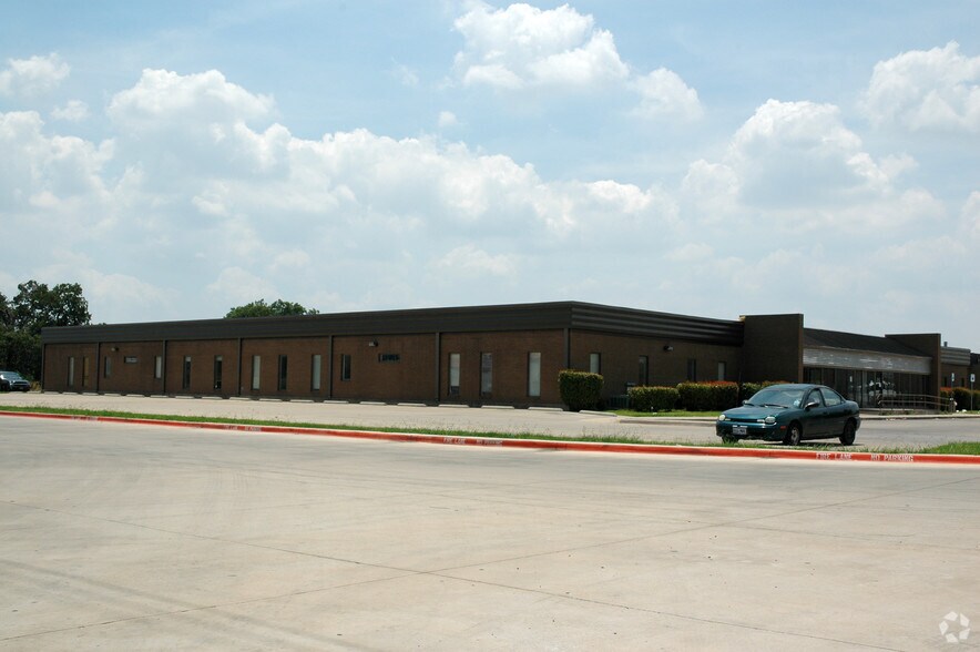 3612 E McKinney St, Denton, TX à vendre - Photo principale - Image 1 de 6