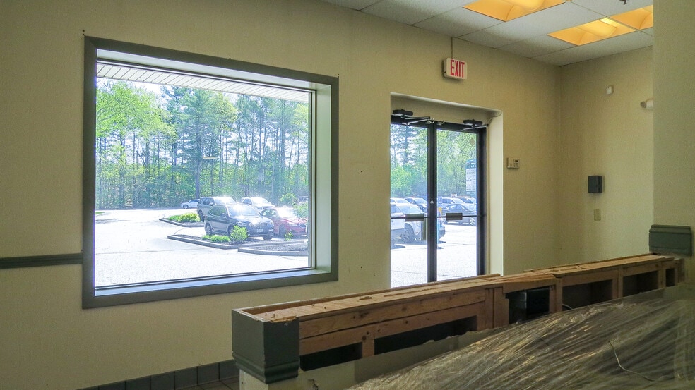 2626 Brown Ave, Manchester, NH for lease - Building Photo - Image 3 of 18