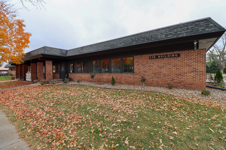 230 E 22nd St, Fremont, NE à louer - Photo du bâtiment - Image 2 de 27