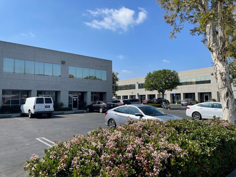 16126-16136 Sherman Way, Van Nuys, CA à louer - Photo du bâtiment - Image 1 de 6