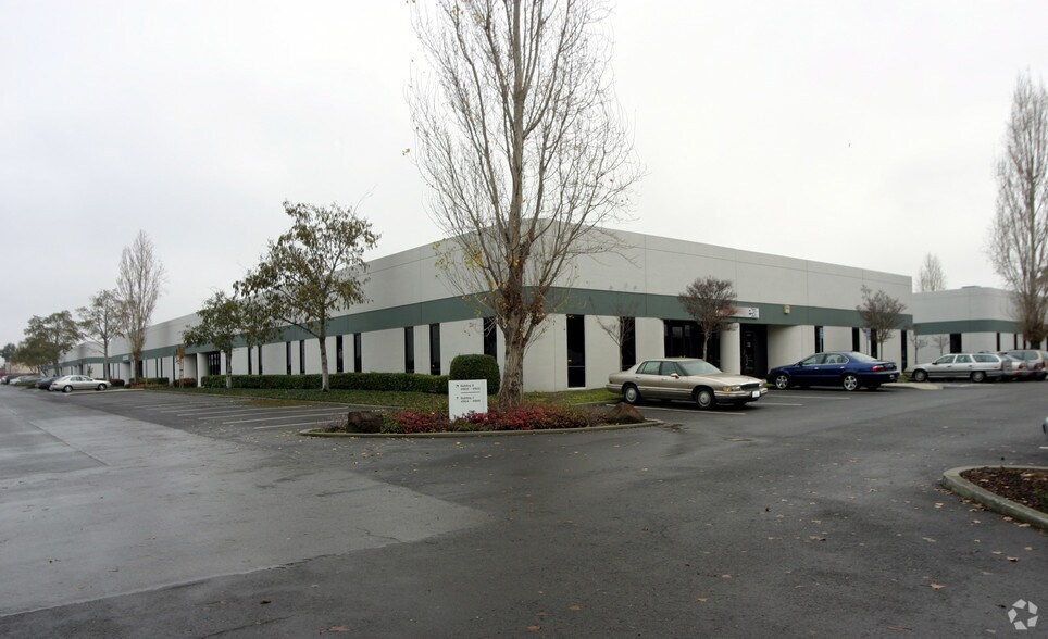 41900-41920 Christy St, Fremont, CA à louer - Photo du bâtiment - Image 3 de 4